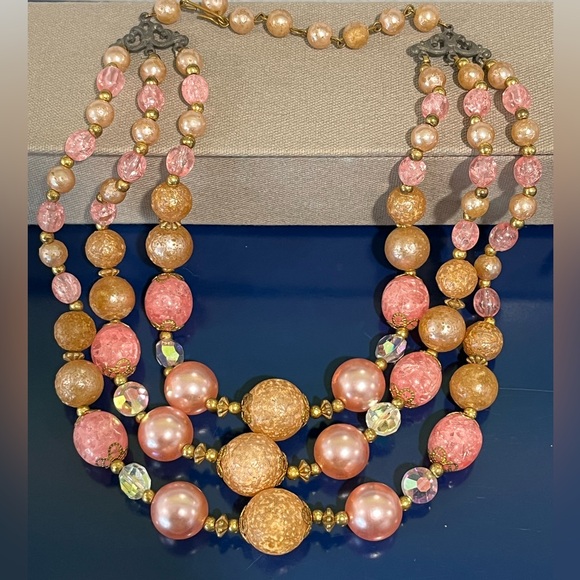Pink Beaded Necklace Triple Strand Choker 18” Mid Century Vintage 50s 60s - Picture 6 of 6